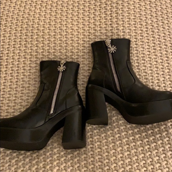 delias platform boots